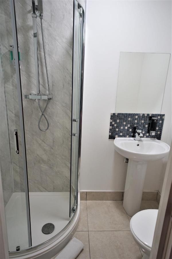 Tbh Hotel Barking  Esterno foto