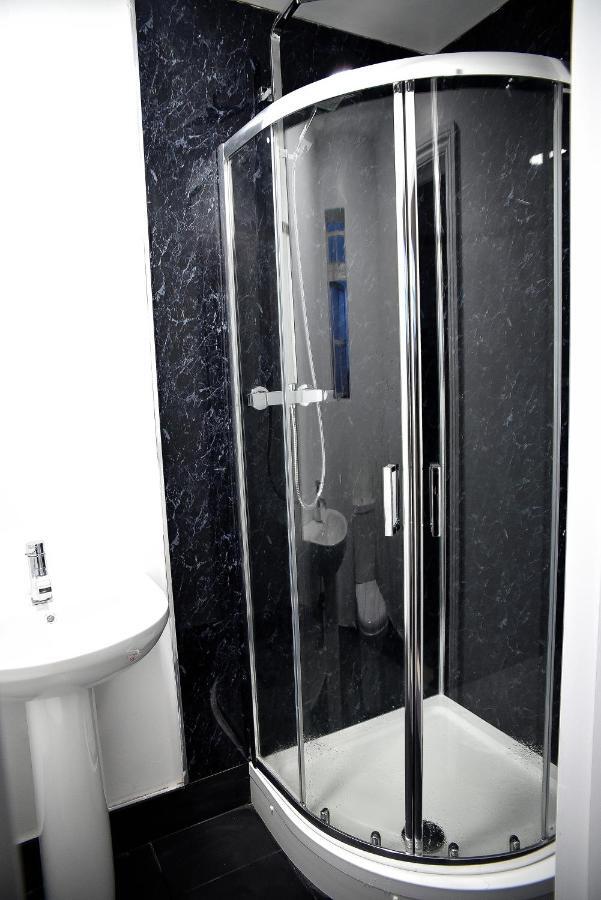 Tbh Hotel Barking  Esterno foto